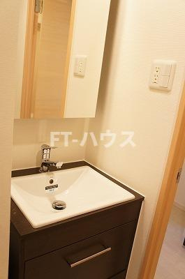 リブリ・薬園台の洗面所