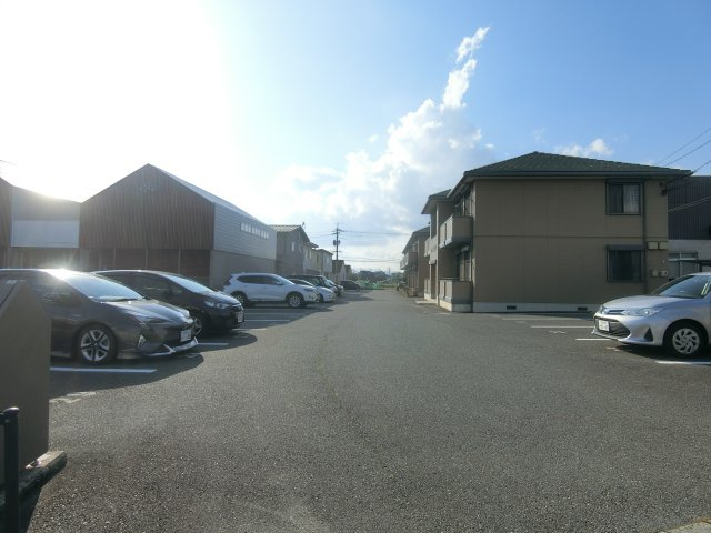 ハイツ安倍21 I棟の駐車場