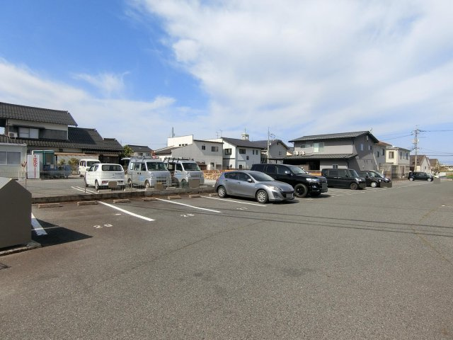 ハイツ安倍21 I棟の駐車場