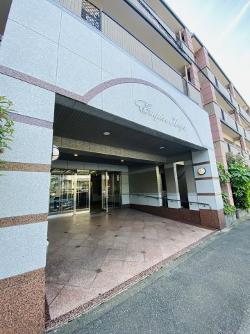 アンピール古賀のエントランス