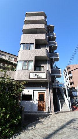 コーラル五色山の外観