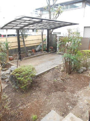 【駐車場】 | 小藪貸家 | 庭にカーポートあります
