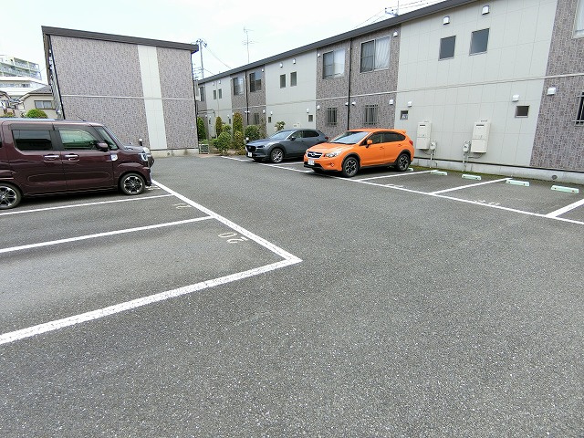 フレスポタウン昭島　C棟の駐車場