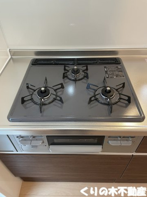 【設備】 | プランドール城東 | 3口コンロです