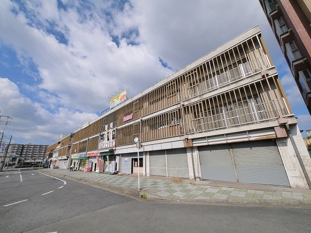 JR駅前ビル　東棟の外観