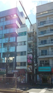 【外観】 | 新高円寺駅前第2富士ビル | 鉄骨鉄筋コンクリート造のがっちりとした建物。