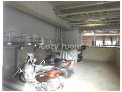 【その他共用部分】 | ライブガーデン江坂Ⅱ | バイク置き場もあります。