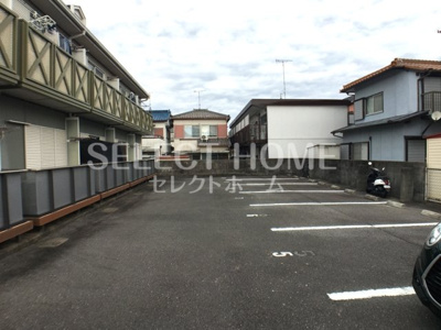 【駐車場】 | グレースハイツごとう | 駐車場があるので、車を買う予定の方も安心です
