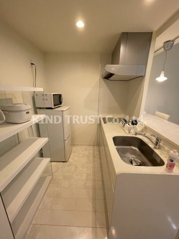 セレニテ梅田北Premiumのキッチン|お料理しやすいキッチンです