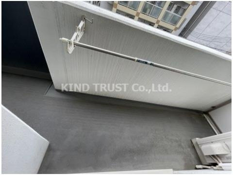 セレニテ梅田北Premiumのバルコニー|お洗濯にも便利なバルコニー付き