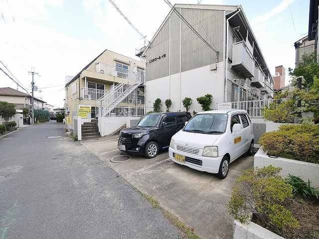エスポワール神殿町の駐車場|駐車スペースもあります