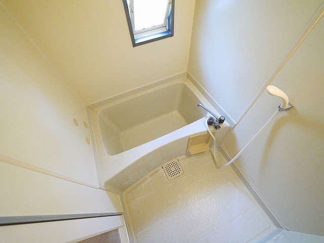 エスポワール神殿町の浴室|ゆったり過ごせるお風呂です