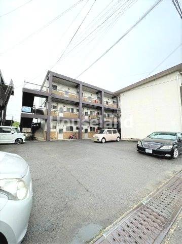 コーポ湊の駐車場