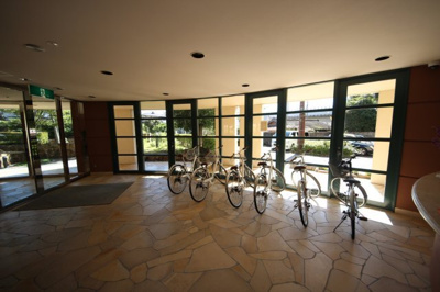 【エントランス】 | カネボウ琵琶湖アーバンプラザ