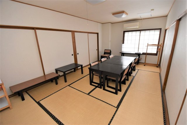 鏡町内田店舗の内装