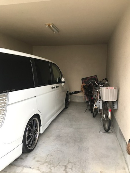 【駐車場】
