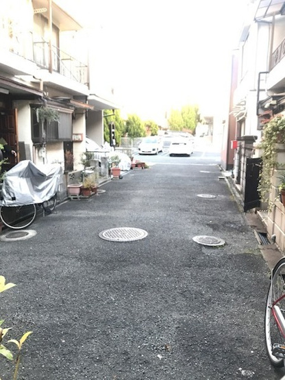 【前面道路含む現地写真】