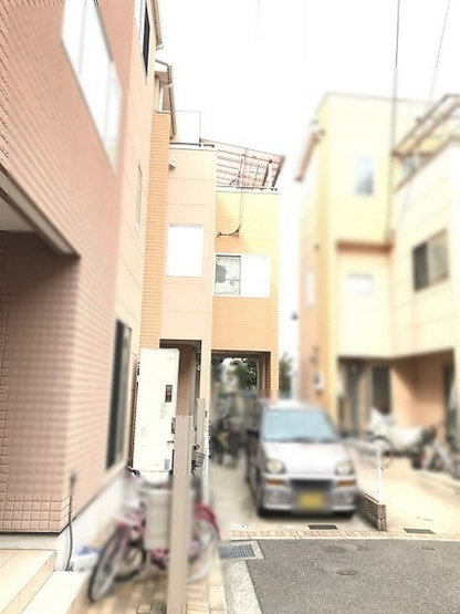【前面道路含む現地写真】 | 寝屋川市秦町　中古戸建