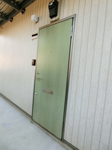 リーフィアⅡ号棟の玄関