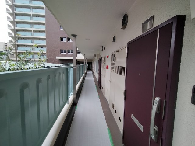 すみれ橋第一コーポ　一号棟のその他共用部分|玄関前通路です。