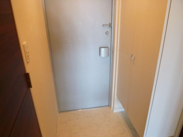 エスレジデンスガクエンザカの玄関