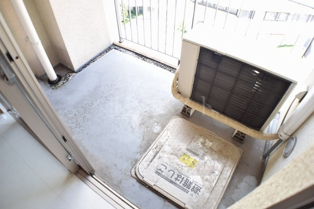 クレグラン南船場のバルコニー|他号室参考写真