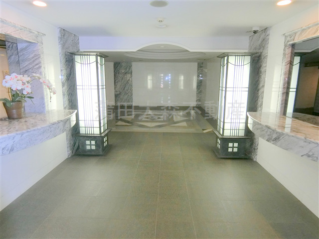 デュオ・スカーラ蒲田Ⅱのエントランス|防犯カメラTVモニター付きオートロック宅配BOXメールBOX管理人室