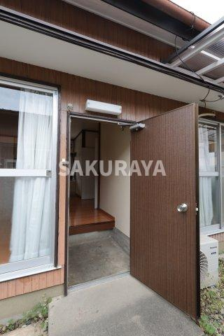 吉川方貸家の玄関|2026年4月撮影。