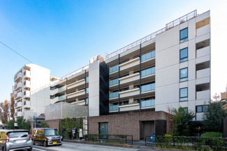 【外観】 | 2015年築、全59戸の中規模分譲マンションです。