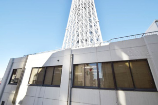 【展望】 | 物件のお問い合わせは、 ０１２０－７００－９６８までお気軽にどうぞ！
バルコニーからの眺望　東京スカイツリーが臨めます