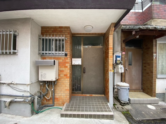 北野田戸建のエントランス