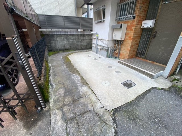 北野田戸建の駐車場