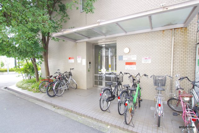 アスタラビスタ新梅田　仲介手数料無料の駐車場