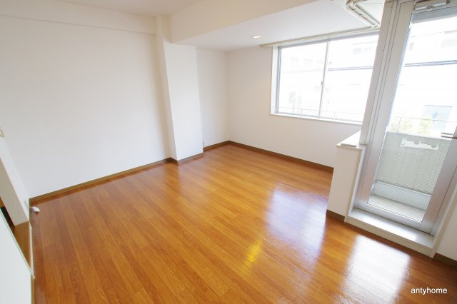 アスタラビスタ新梅田　仲介手数料無料の寝室