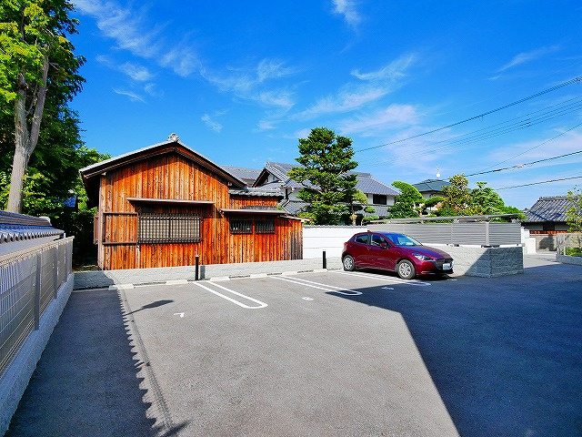 サンフォレスト菅原の駐車場