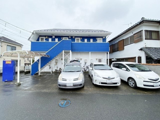 【駐車場】 | いつでも目の届く敷地内に駐車場を完備しています♪お車をお持ちの方におすすめです！