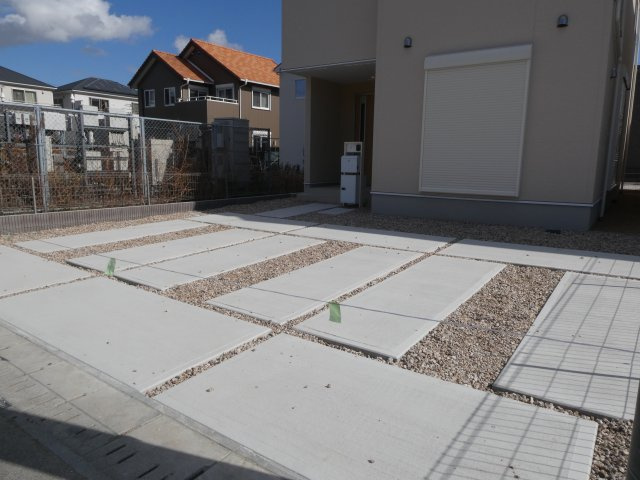 碧南市権現町21-1期新築分譲住宅　5号棟の駐車場|カースペースがあります