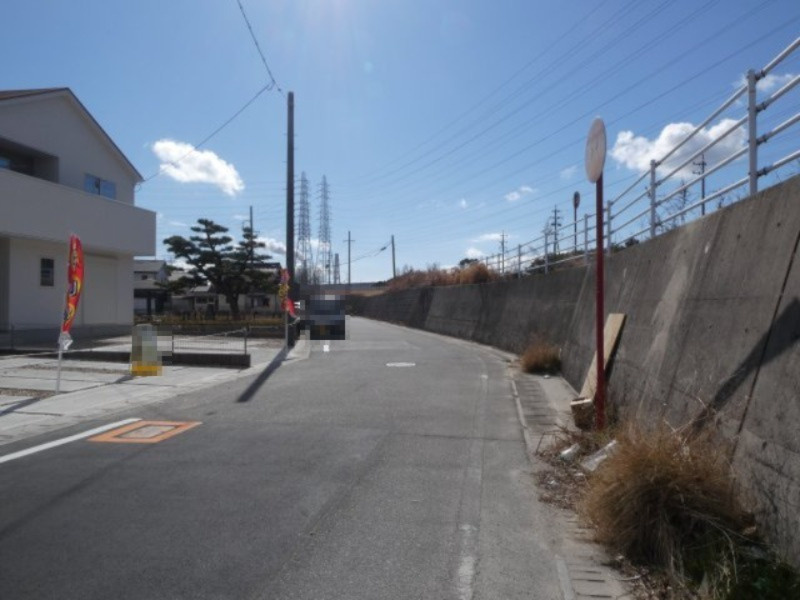碧南市権現町21-1期新築分譲住宅　6号棟の前面道路含む現地写真|碧南市権現町21-1期新築分譲住宅前面道路西側公道約6ｍ
