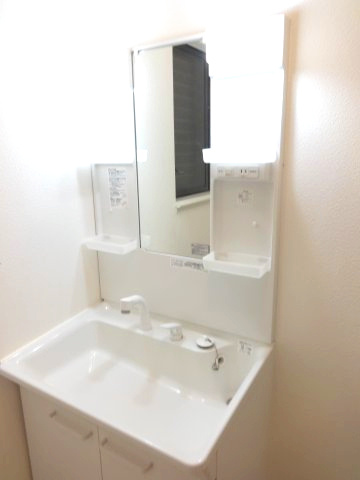 牧野邸の独立洗面台