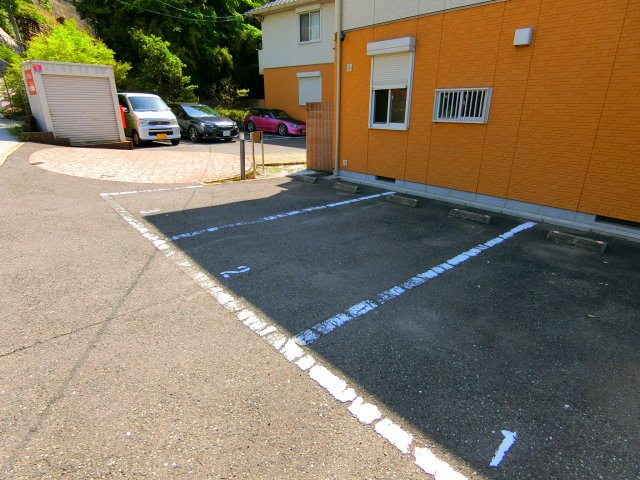 リバーサイドヴィラの駐車場