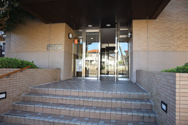 津田沼東パーク・ホームズ２番館のエントランス