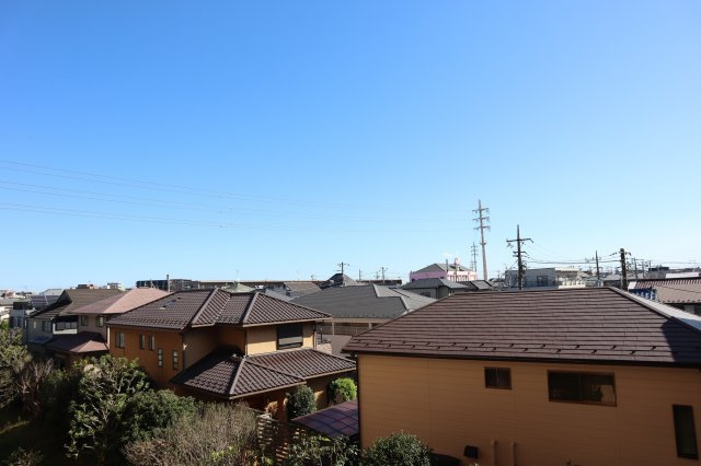 津田沼東パーク・ホームズ２番館の展望|前面棟無しのため開放的です。朝陽がさんさんとリビングに差し込みます。