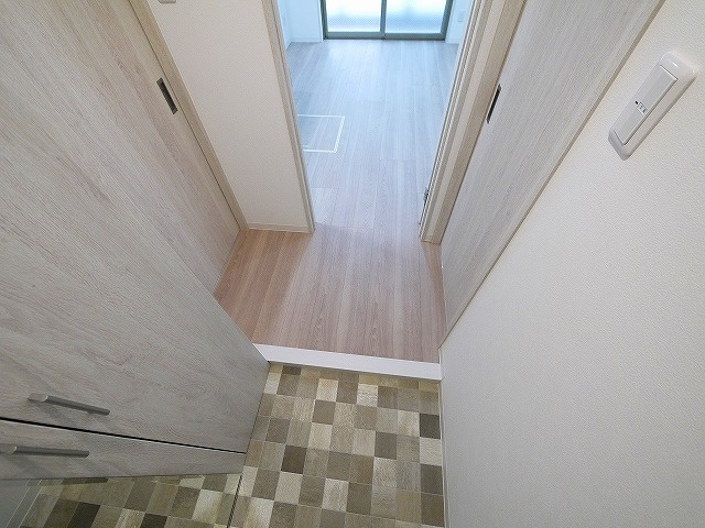 アルヴァローレ北町の玄関|石目柄の床で気分が上がる玄関に