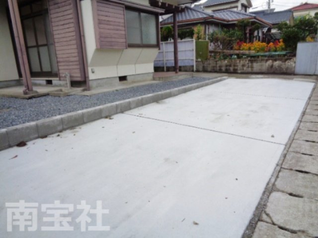 【駐車場】