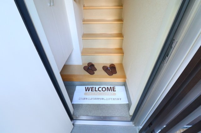 リヴェール新川崎の玄関