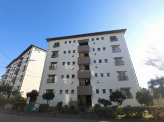 【外観】 | 総戸数４３０戸、１９６９年９月築、管理人は日勤勤務につき管理体制良好です♪