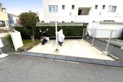 【その他共用部分】 | 南宇治ローレルコートB棟 | バイク置場：1000円（月額）30台※駐車場等の空き状況は都度要確認。