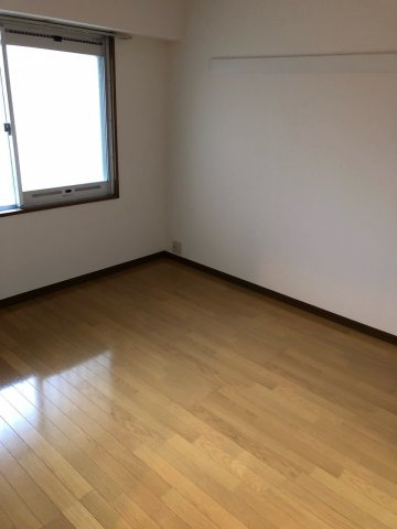 サンフレンド長坂の洋室