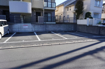 【駐車場】 | フルスパシエンテ