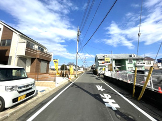 【前面道路含む現地写真】